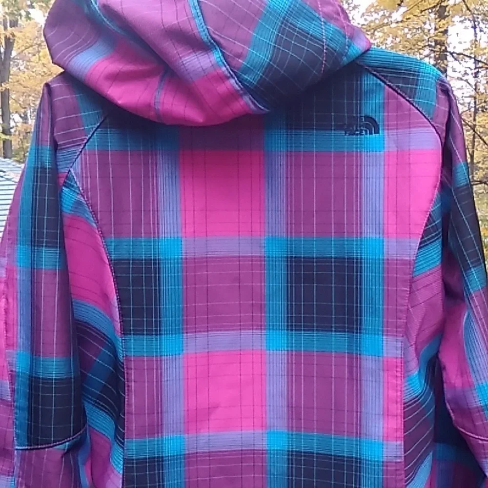 The North Face Women's Pink and Blue Plaid Fleece Lined Snowboard Ski Jacket - Picture 6 of 16